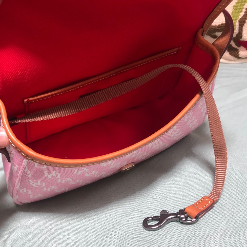 Dooney & Bourke - Picture 8 of 14